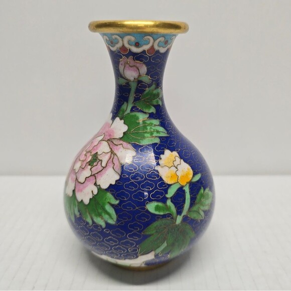 Vintage Oriental Japanese Cloisonne Navy Blue Vase Floral Theme - Picture 4 of 9
